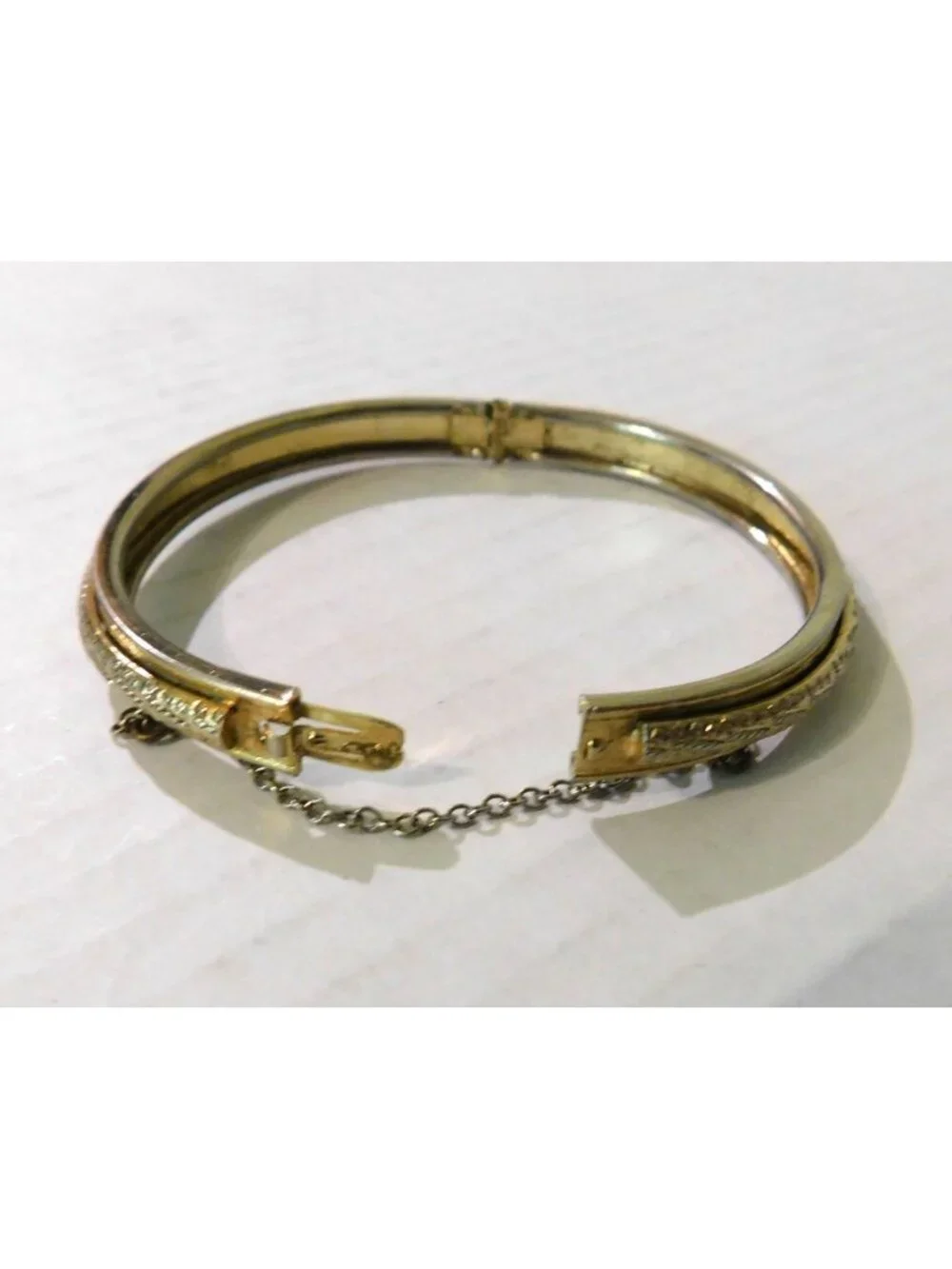 Whiting & Davis Signed Gold Tone Hinged Bangle Bracelet 1980s Vintage 8 Inch
